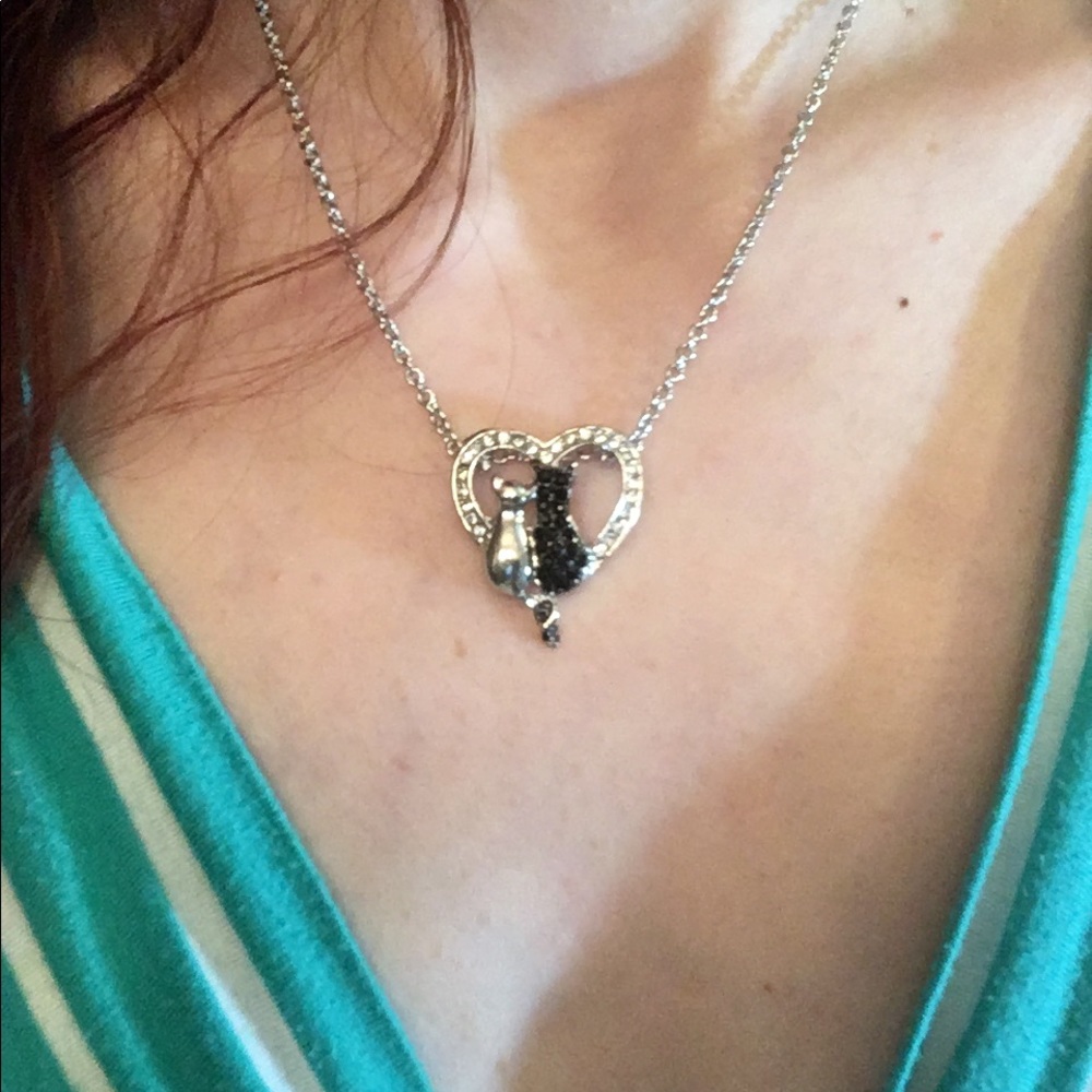 🎈5 for $35! Cat Rhinestone heart necklace NWOT - Picture 6 of 7
